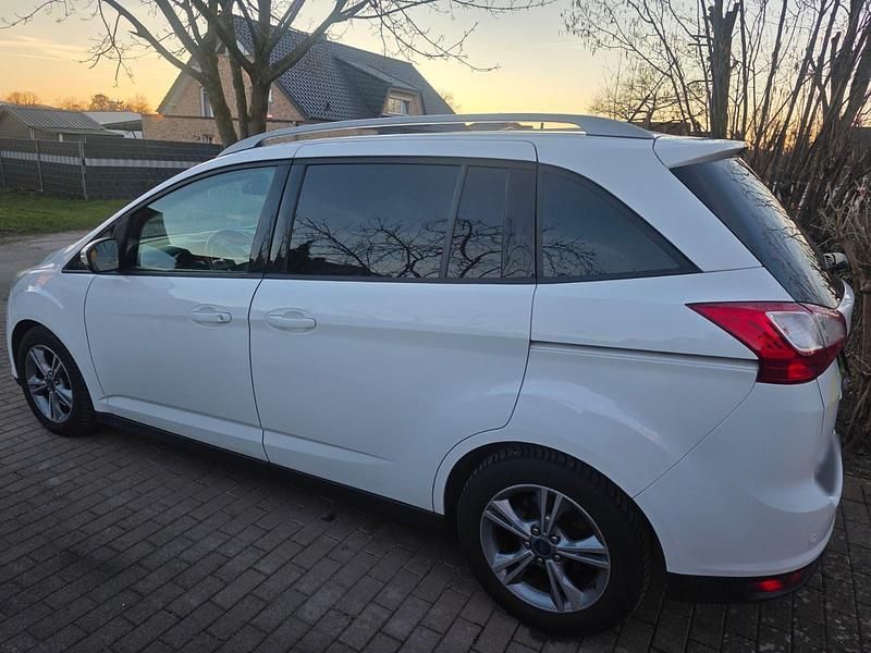 Gebraucht Ford Grand C-Max 125 PS (91 kW) 2014 Weiß Van / Kleinbus