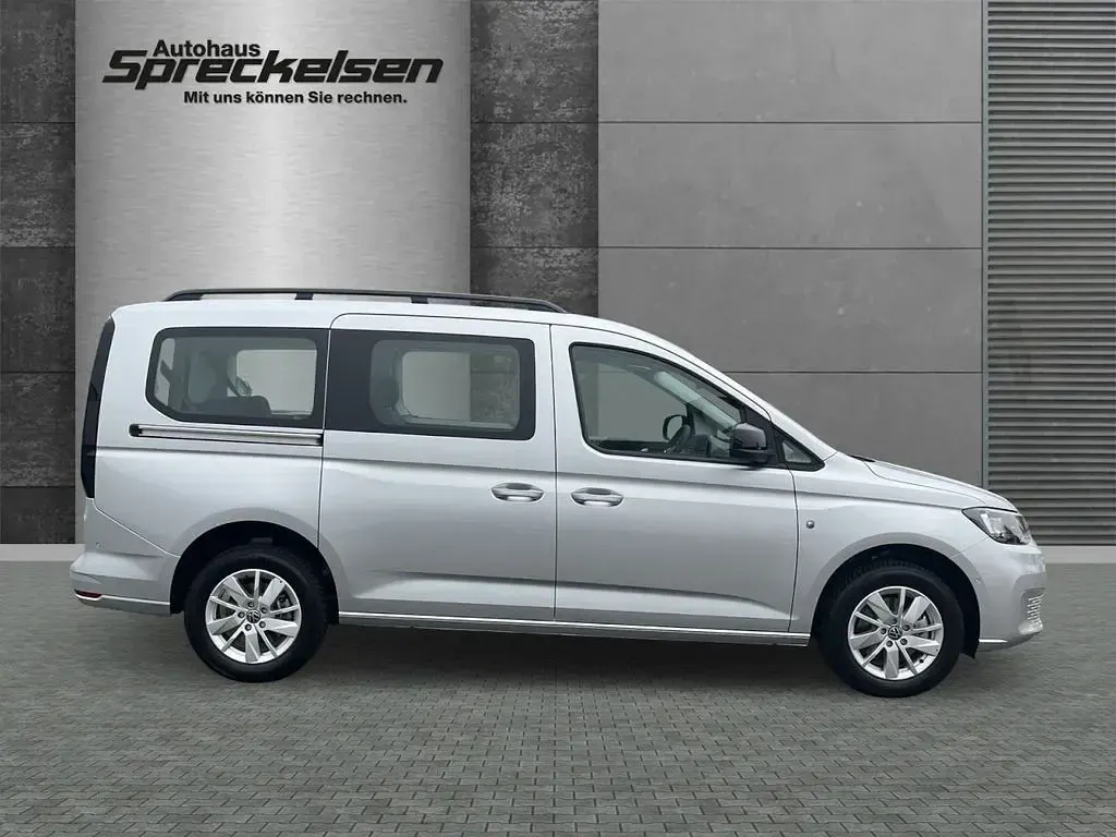 Gebraucht VW Caddy Maxi Life 122 PS (89 kW) 2025 Silber Van / Kleinbus