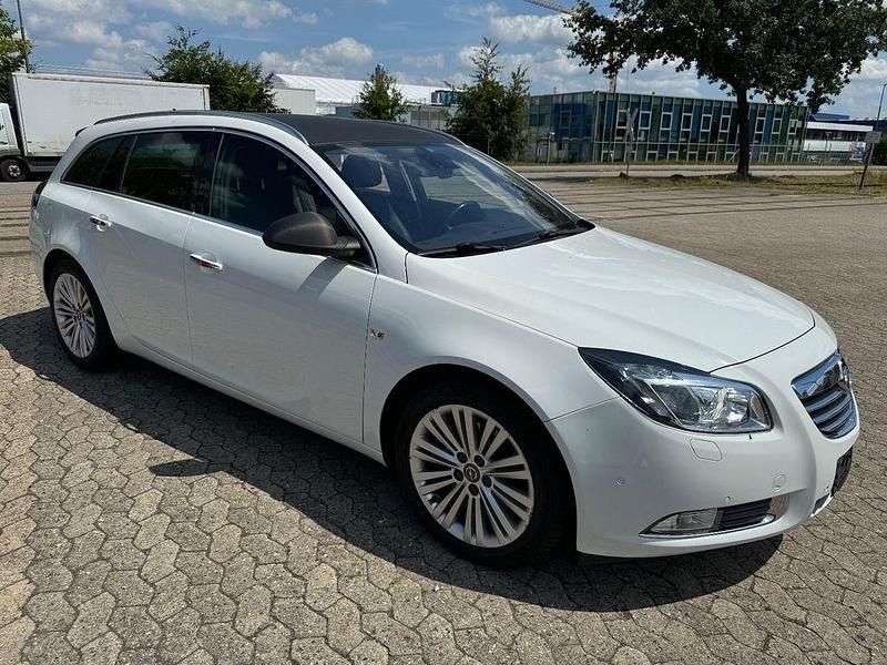 Gebraucht Opel Insignia 194 PS (142 kW) 2012 Weiß Kombi