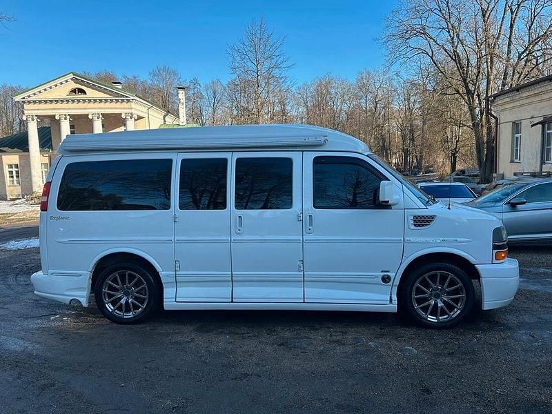 Gebraucht Chevrolet Express 314 PS (230 kW) 2012 Weiß Van / Kleinbus