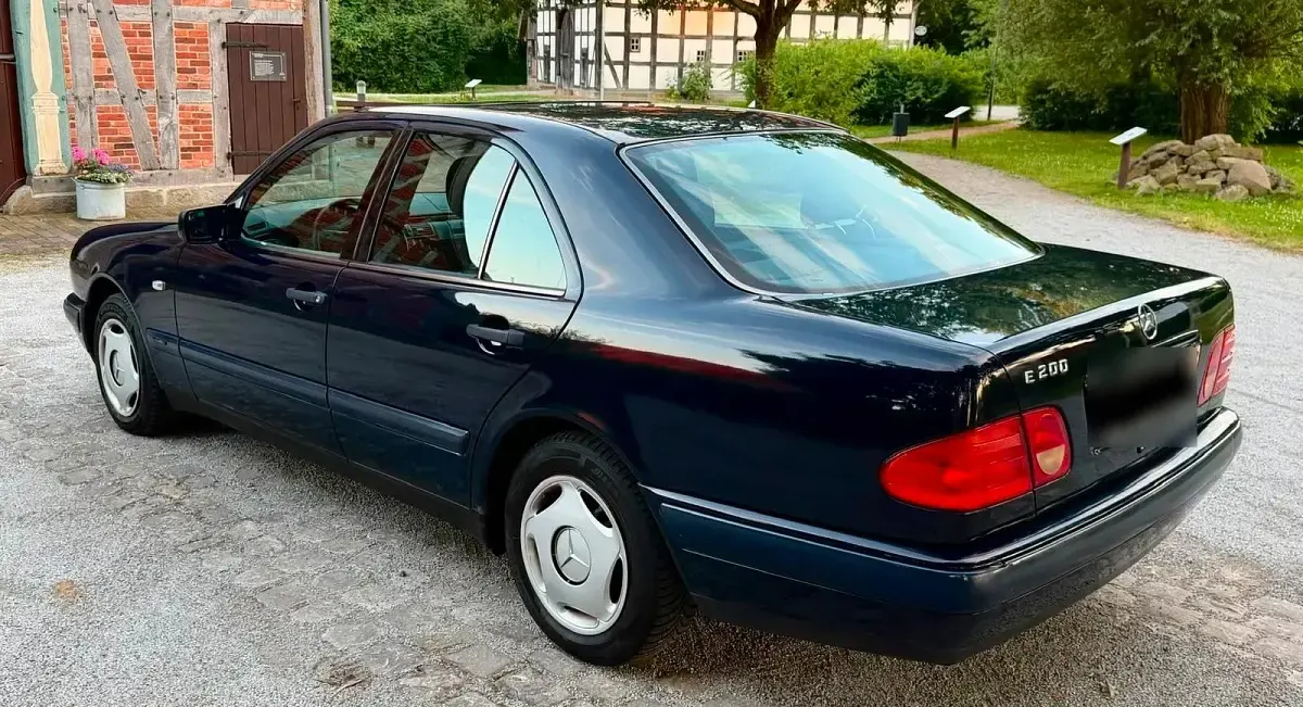 Gebraucht Mercedes E200 Classic 136 PS (100 kW) 1997 Limousine