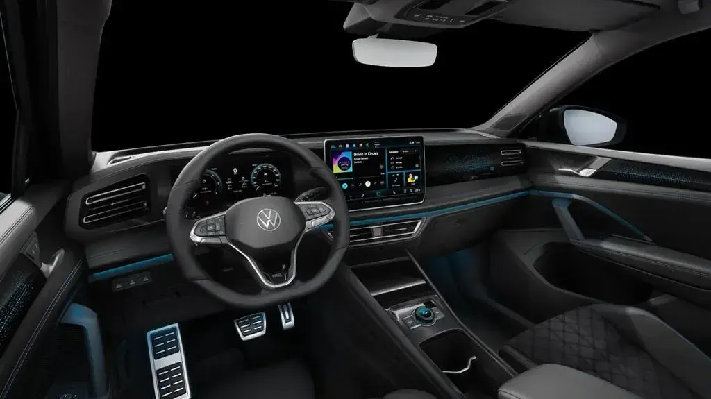 Gebraucht VW Tiguan R-line 150 PS (110 kW) 2025 Schwarz SUV