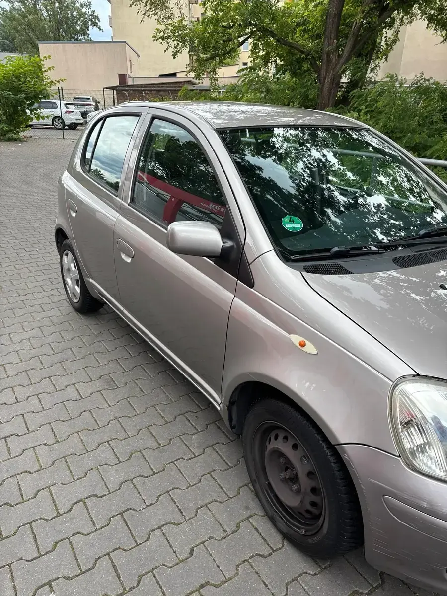 Gebraucht Toyota Yaris 87 PS (63 kW) 2005 Grau Kleinwagen