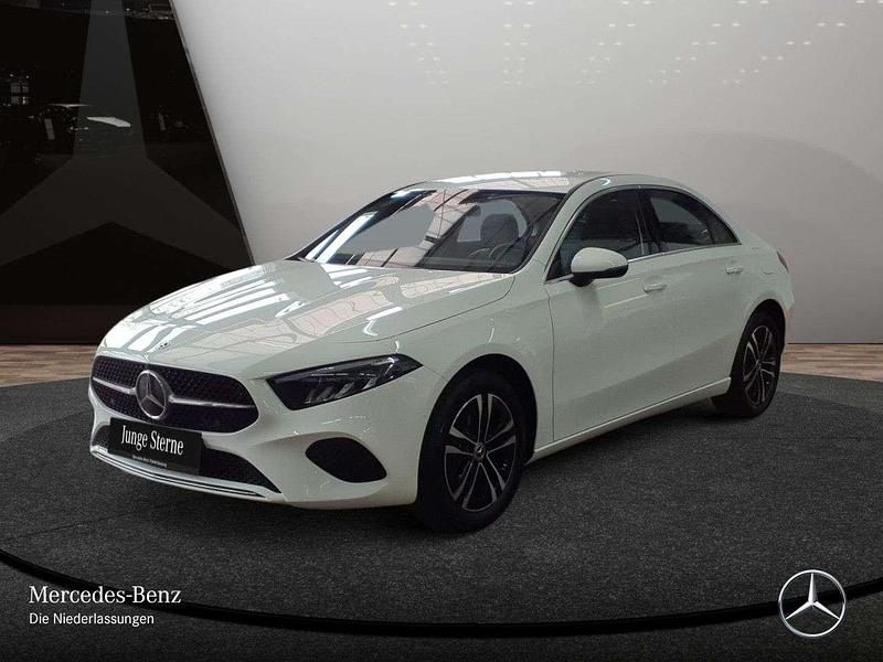 Gebraucht Mercedes A250 Advanced 163 PS (119 kW) 2025 Weiß Limousine