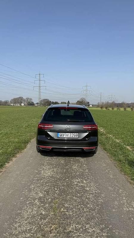 Gebraucht VW Passat Highline 190 PS (139 kW) 2018 Kombi