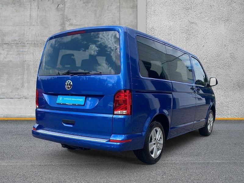 Gebraucht VW Multivan Trendline 150 PS (110 kW) 2022 Blau Van