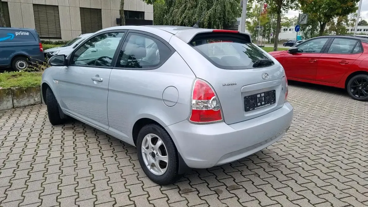 Gebraucht Hyundai Accent 97 PS (71 kW) 2007 Grau Kleinwagen