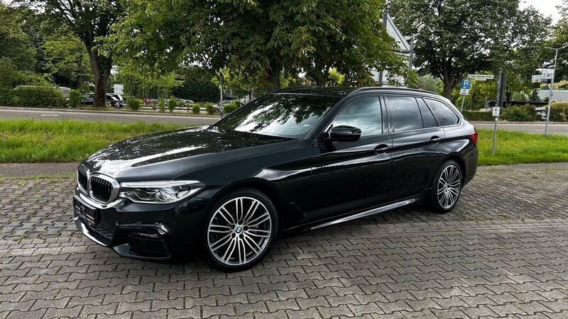 Schwarz Gebraucht 2019 BMW 520 M Sport Kombi | 27.900 € (Fairer Preis) - Bild 1/4