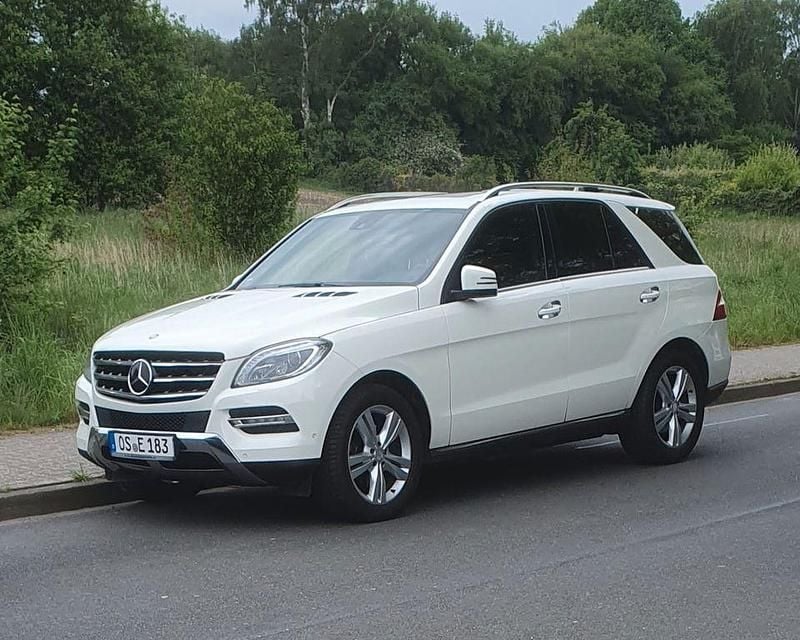 Weiß Gebraucht 2013 Mercedes ML350 SUV | 17.700 € (Fairer Preis) - Bild 1/3