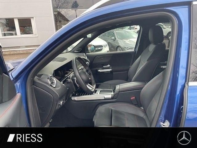 Gebraucht Mercedes GLB220 AMG 190 PS (139 kW) 2024 Metalliclack spektralblau SUV