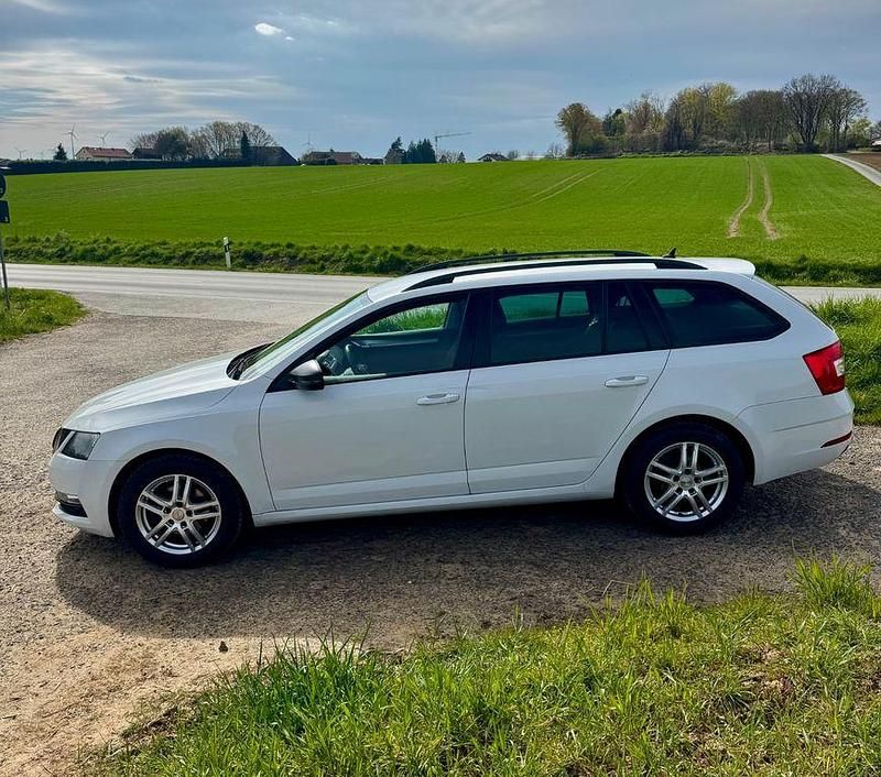 Gebraucht Skoda Octavia Ambition 150 PS (110 kW) 2017 Weiß Kombi
