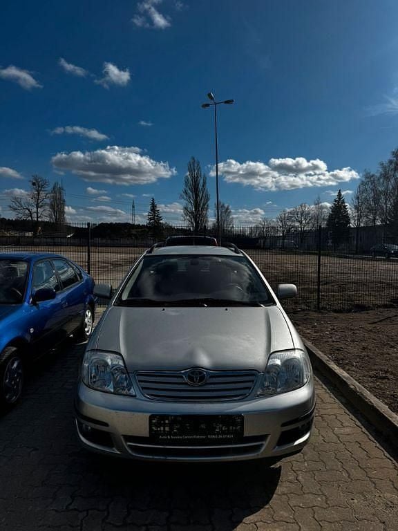 Gebraucht Toyota Corolla 110 PS (80 kW) 2005 Silber Limousine