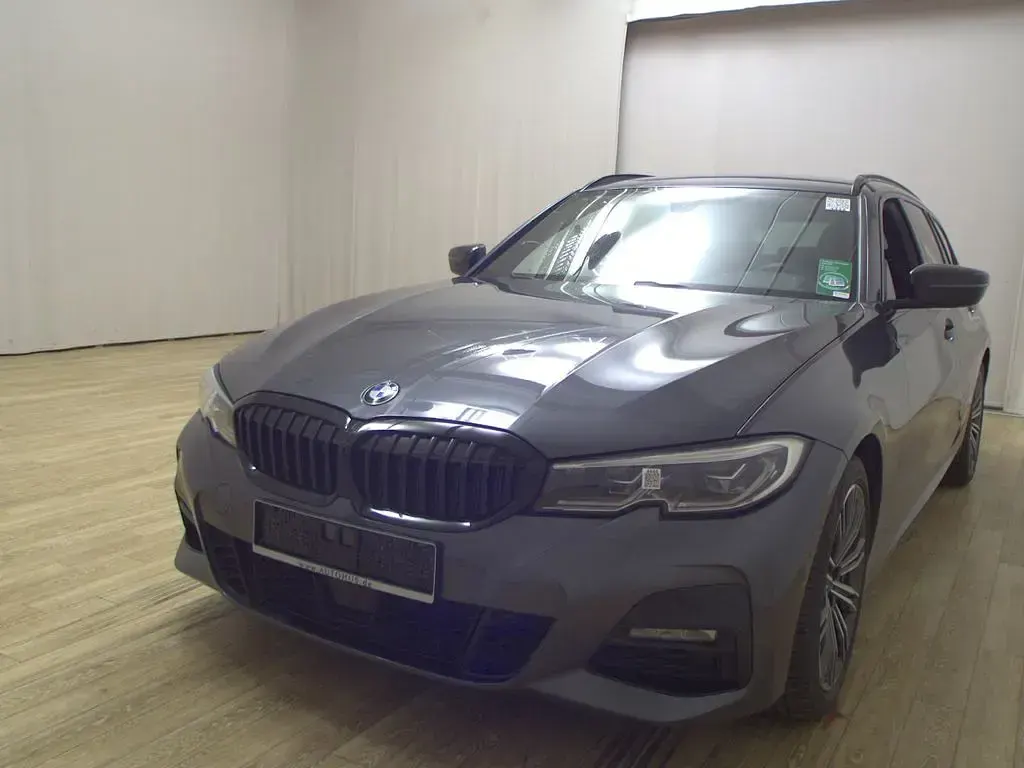 Gebraucht BMW 318 M Sport 150 PS (110 kW) 2022 Grau Kombi