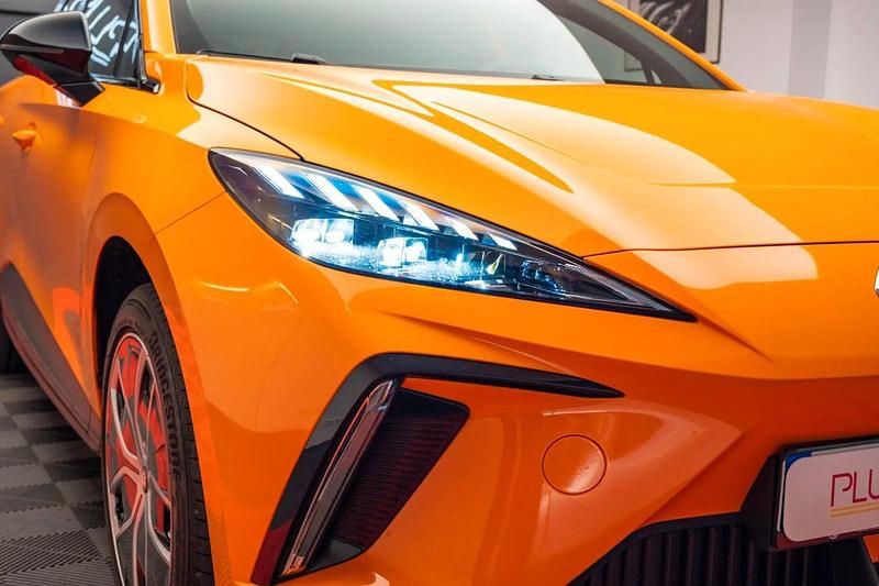 Orange Gebraucht 2024 MG MG4 EV Kleinwagen | 29.000 € - Bild 1/4