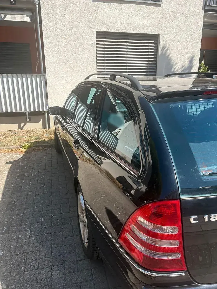 Gebraucht Mercedes C180 Classic 143 PS (105 kW) 2006 Schwarz Kombi