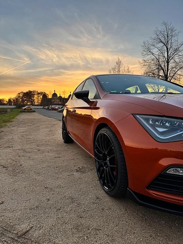 Gebraucht Seat Leon CUPRA 300 PS (220 kW) 2018 Orange Limousine