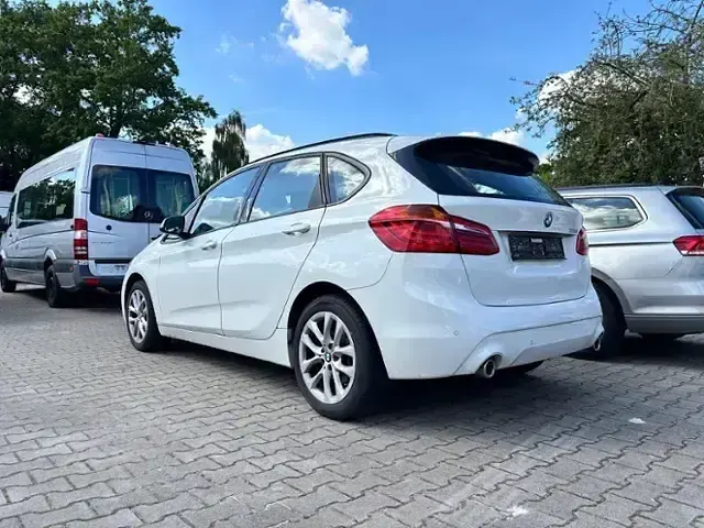 Gebraucht BMW 218 Active Tourer Advantage 150 PS (110 kW) 2018 Weiß Van / Kleinbus