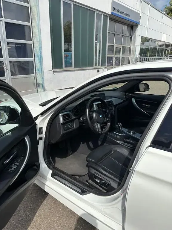 Gebraucht BMW 330 M Sport 252 PS (185 kW) 2019 Weiß Limousine
