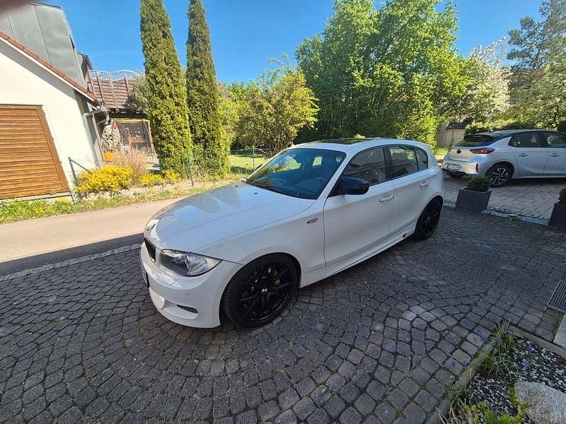 Second-hand BMW 130 Performance 258 CP (189 kW) 2010 Alb Hatchback