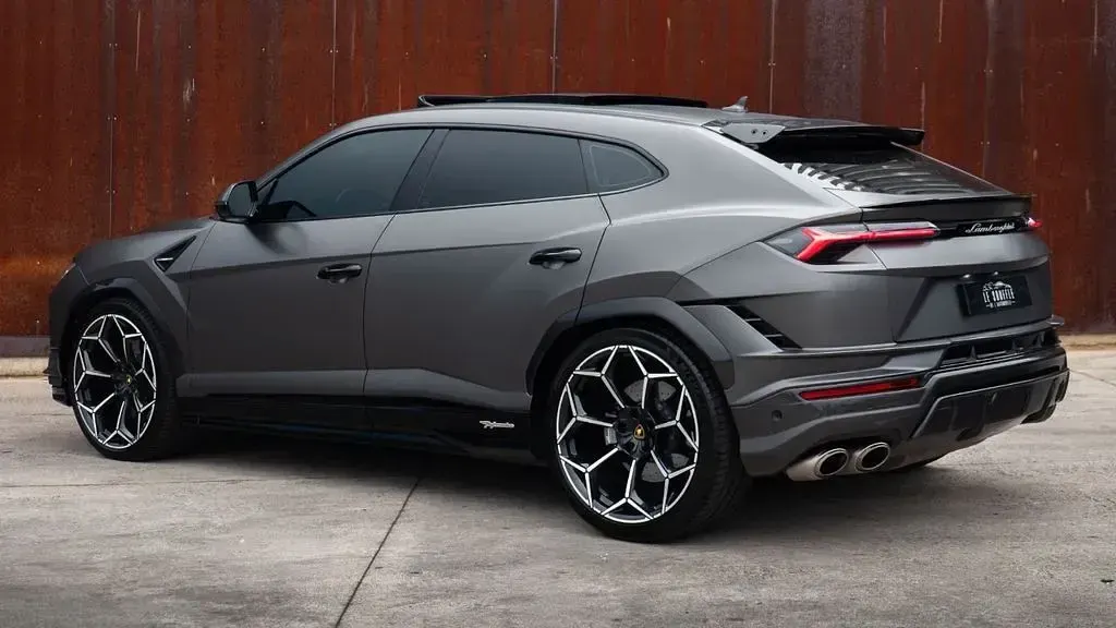 Usata Lamborghini Urus 491 CV (361 kW) 2024 Grigio SUV