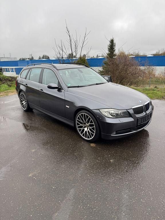 Gebraucht BMW 325 197 PS (144 kW) 2007 Grau Kombi