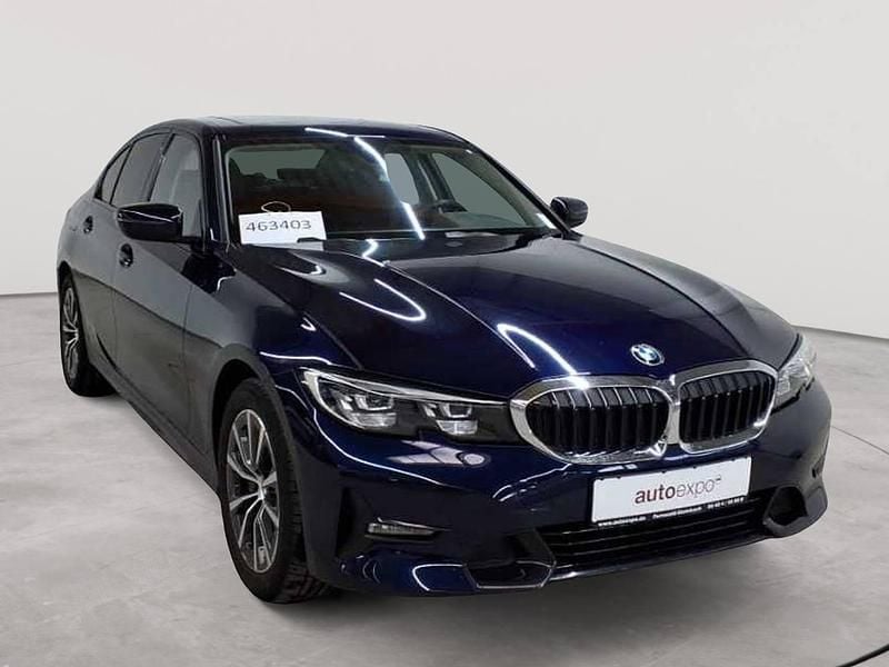 Gebraucht BMW 330 Sport Line 258 PS (189 kW) 2021 Tansanitblau ii metallic Limousine