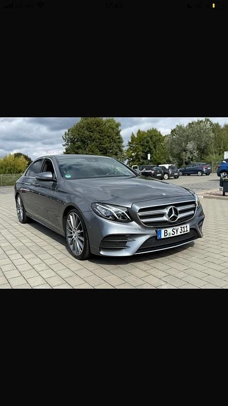 Gebraucht 2016 Mercedes E200 AMG Limousine | 21.500 € (Superpreis) - Bild 1/4