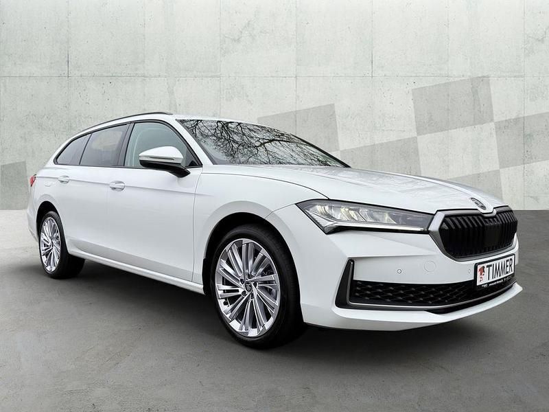 Neu Skoda Superb Selection 150 PS (110 kW) 2025 Purity weiss Kombi