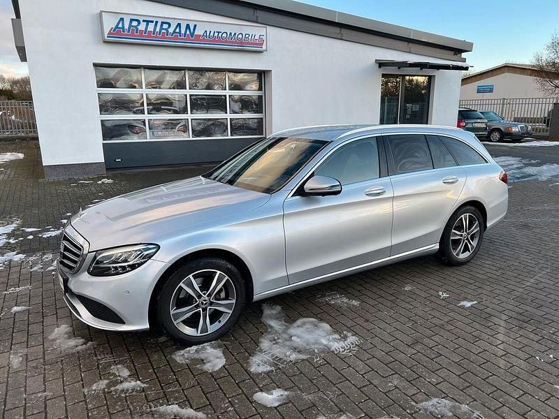 Silber Gebraucht 2020 Mercedes C220 Kombi | 24.700 € (Fairer Preis) - Bild 1/4