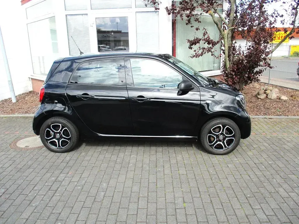 Gebraucht Smart ForFour Basis 71 PS (52 kW) 2017 Schwarz Kleinwagen