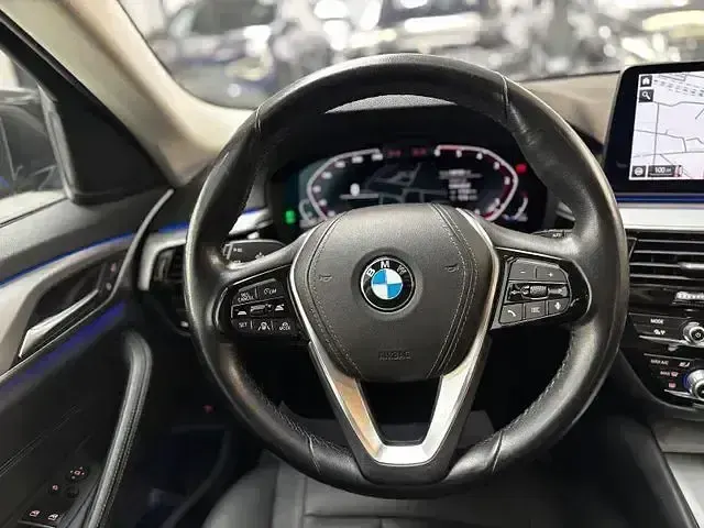 Gebraucht BMW 520 Sport Line 190 PS (139 kW) 2020 Grau Kombi