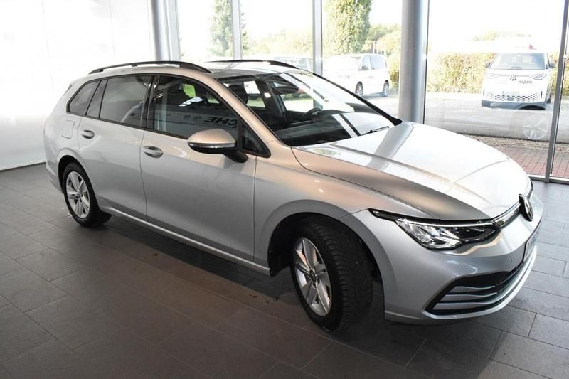 Gebraucht VW Golf VIII Life 150 PS (110 kW) 2021 Silber Kombi