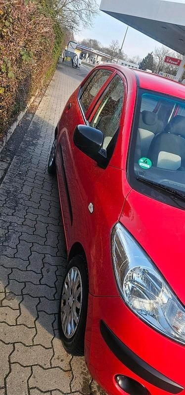 Gebraucht Hyundai i10 67 PS (49 kW) 2010 Rot Kleinwagen