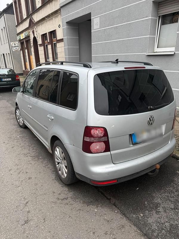 Gebraucht VW Touran 140 PS (102 kW) 2008 Silber Van / Kleinbus