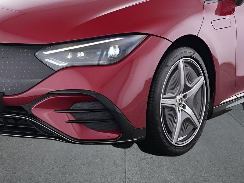 Gebraucht Mercedes EQE500 300 kW (408 PS) 2024 Rot Limousine