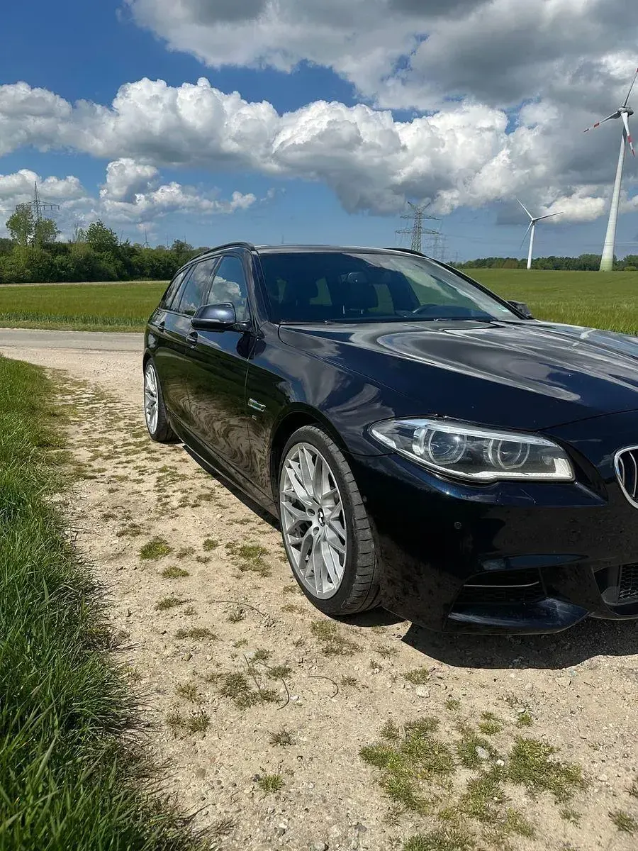 Gebraucht BMW 550 M Sport 449 PS (330 kW) 2015 Schwarz Kombi