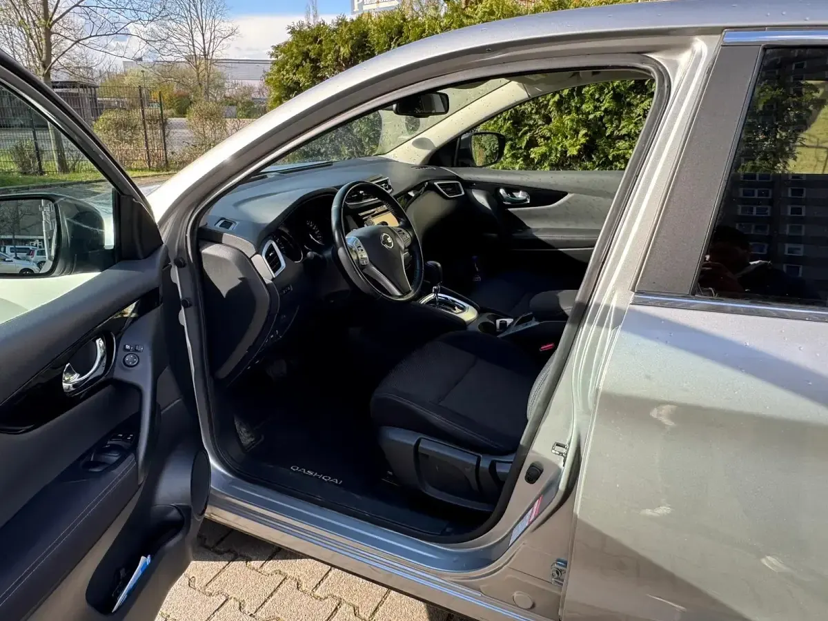 Gebraucht Nissan Qashqai N-Connecta 116 PS (85 kW) 2016 Grau SUV