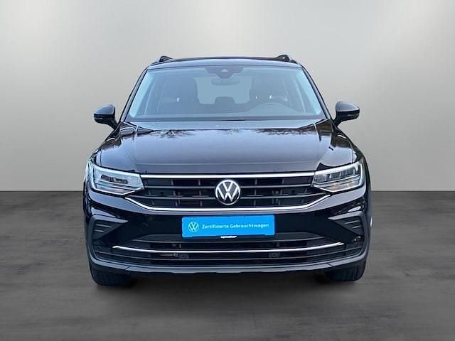 Gebraucht VW Tiguan Life 150 PS (110 kW) 2022 Deep black perleffekt SUV