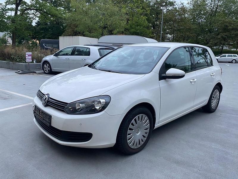 Weiß Gebraucht 2009 VW Golf VI Limousine | 3.200 € (Fairer Preis) - Bild 1/4