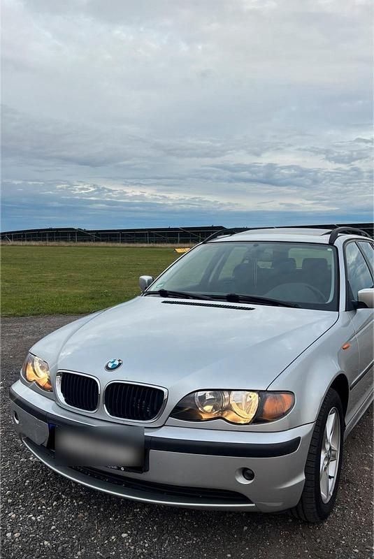 Silber Gebraucht 2005 BMW 316 Kombi | 1.800 € (Guter Preis) - Bild 1/4