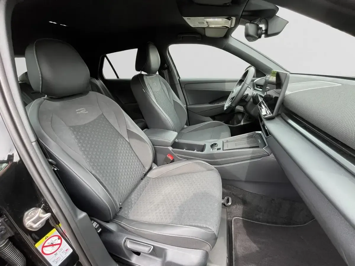 Gebraucht VW T-Roc 150 PS (110 kW) 2026 Grenadillschwarz metallic (metallic) SUV