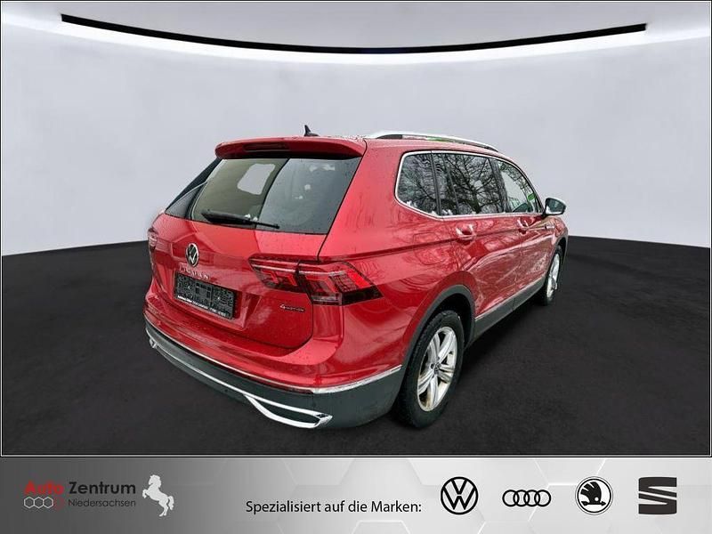 Gebraucht VW Tiguan Allspace Elegance 150 PS (110 kW) 2023 Kings red metallic SUV