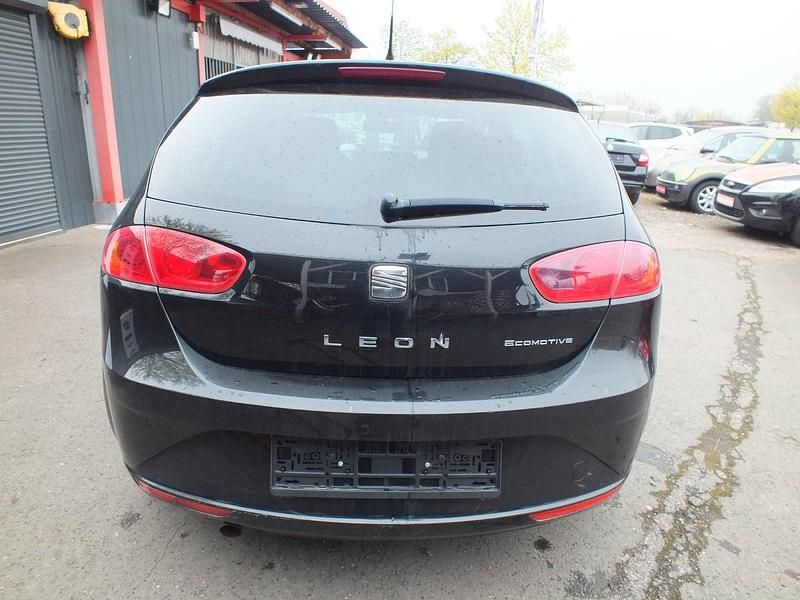 Usata Seat Leon 105 CV (77 kW) 2012 Nero Berlina