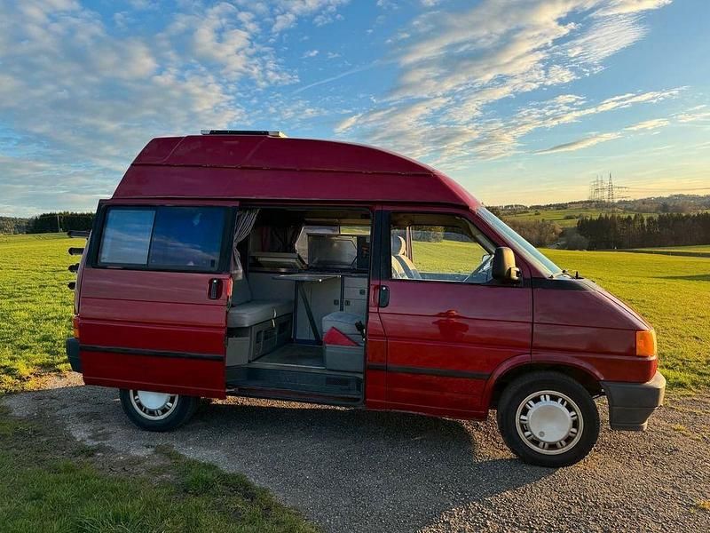 Rot Gebraucht 1991 VW T4 California Van | 9.995 € - Bild 1/4