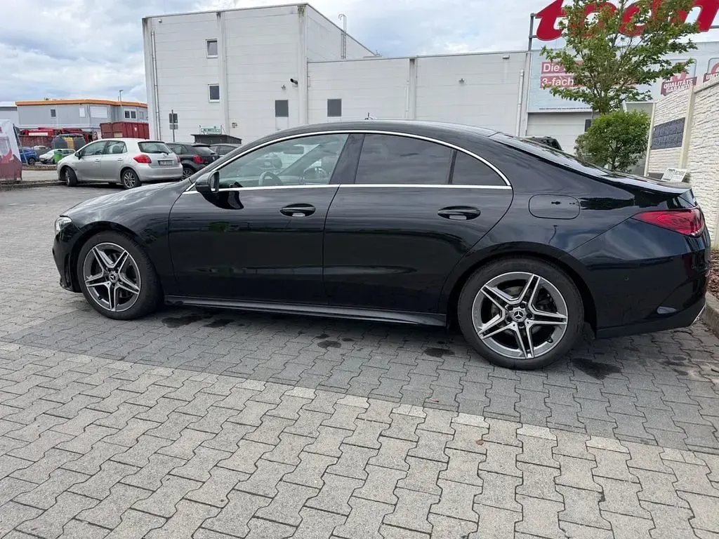 Gebraucht Mercedes CLA200 163 PS (119 kW) 2019 Schwarz Limousine