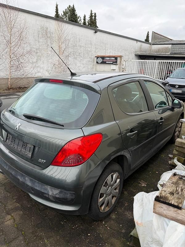 Gebraucht Peugeot 207 75 PS (55 kW) 2007 Grau Limousine