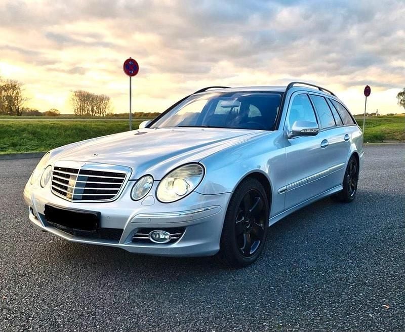 Silber Gebraucht 2007 Mercedes E320 Kombi | 2.990 € (Superpreis) - Bild 1/4