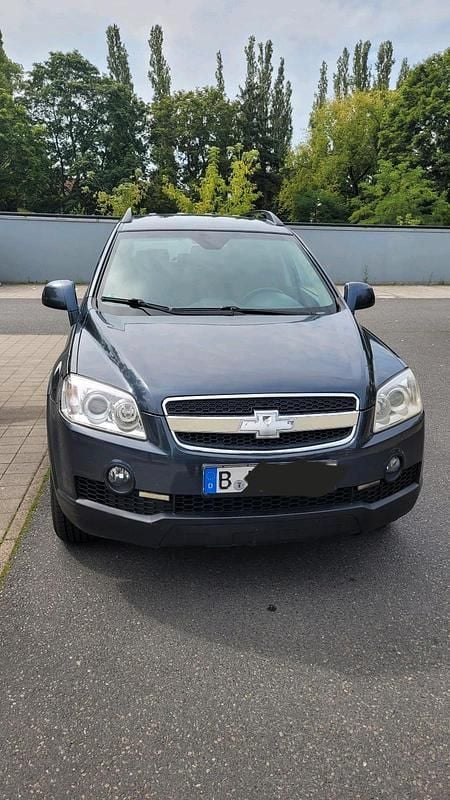 Grau Gebraucht 2007 Chevrolet Captiva SUV | 3.750 € (Fairer Preis) - Bild 1/4