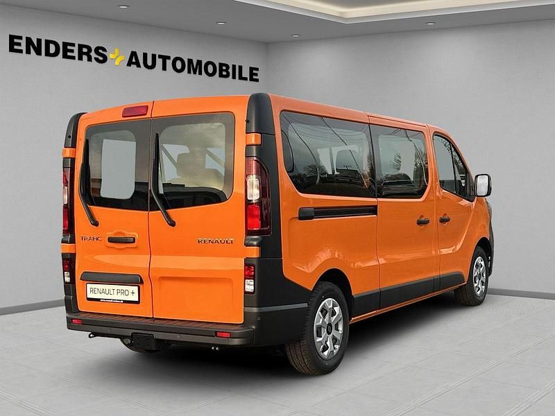 Neu Renault Trafic 110 PS (80 kW) 2025 Kommunalorange Van / Kleinbus