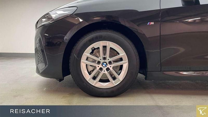 Gebraucht BMW 220 M Sport 150 PS (110 kW) 2025 Saphirschwarz metallic Van / Kleinbus